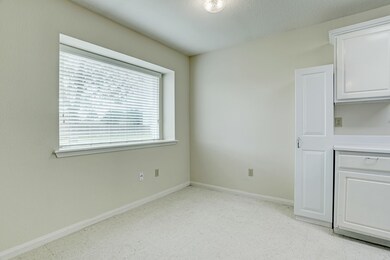 16711 N Wayne Ln unit 3, Pearland, TX 77584 - photo 3
