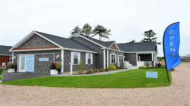 639 S Shore Village Blvd unit E30B, South Kingstown, RI 02879 - photo 2