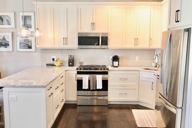 239 W 5th St unit 3, Boston, MA 02127 - photo 2