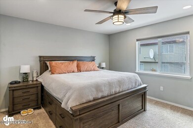 13-Primary Bedroom_ELI06844