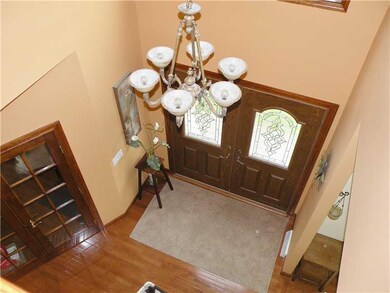 Entry/Foyer.