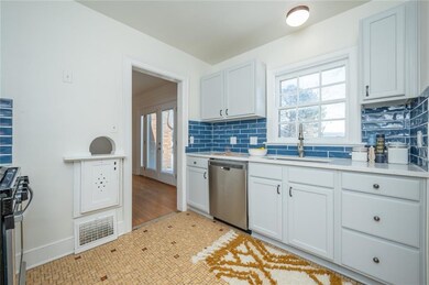 2011 Chautauqua Pkwy, Des Moines, IA 50314 - photo 7