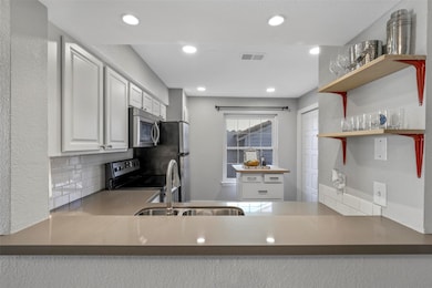 4777 Cedar Springs Rd unit 5F, Dallas, TX 75219 - photo 7