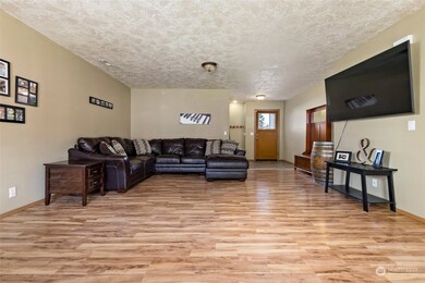 11614 209th St E, Graham, WA 98338 - photo 4