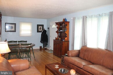 203 Sheridan Ave, Winchester, VA 22601 - photo 4