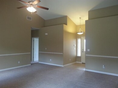 3136 N Mckelvey Ave, Fresno, CA 93727 - photo 5