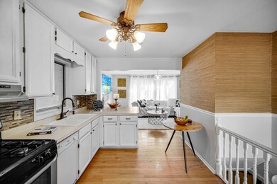 17558 Burnham Ave, Lansing, IL 60438 - photo 7