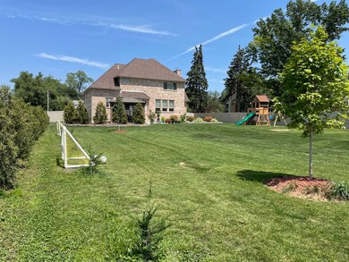 9549 W Oak Place, Des Plaines, IL 60016 - photo 3