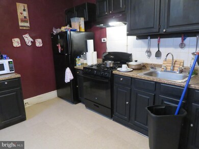 554 Pine St, Camden, NJ 08103 - photo 4