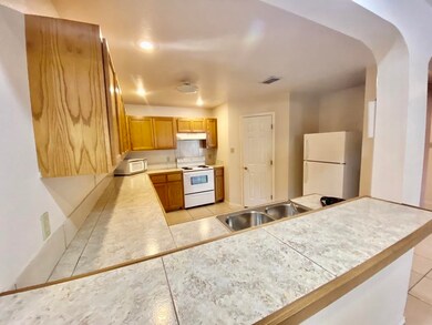 100 Ramon Cardenas Dr unit D, Del Rio, TX 78840 - photo 3