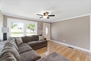 50 Peachtree St, Tennessee Ridge, TN 37178 - photo 6