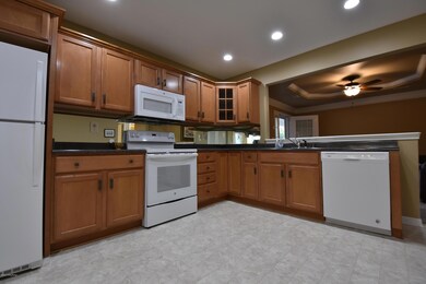 8443 Aspen Glen Way unit 8443, Louisville, KY 40228 - photo 4