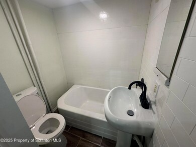 1262 S 6th Ave, Scranton, PA 18504 - photo 6