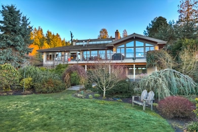 8235 Talbot Rd, Edmonds, WA 98026 - photo 2