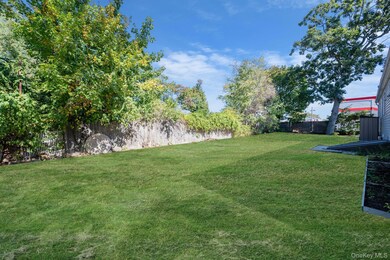 61 Kellum St unit 61A, Lindenhurst, NY 11757 - photo 4