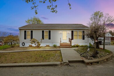568 Middle St, East Weymouth, MA 02189 - photo 2