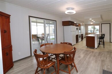 125 Saint Johns Way W, Apollo Beach, FL 33572 - photo 7