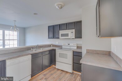 33 Sanford Dr, Bunker Hill, WV 25413 - photo 7