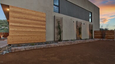 004_SIDE OF HOME