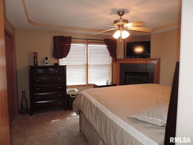 2911 W 63rd St, Davenport, IA 52806 - photo 7