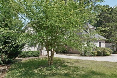 View of front of house featuring a front yard