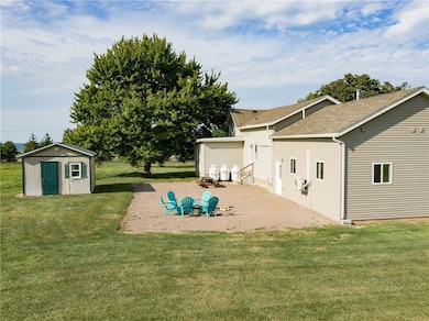 Fantastic entertaining area!