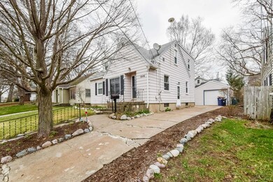 004-Front_View-2554980-large