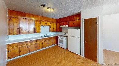 101 N Frankfort Ave, Sperry, OK 74073 - photo 4