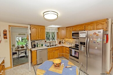 9 Jefferson Ave, Rensselaer, NY 12144 - photo 5