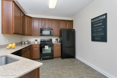 408 April Way Middletown NJ-MLS_Size-009