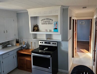 27 Stocker St, Springfield, MA 01129 - photo 6