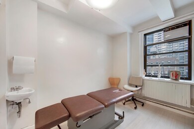 115 E 61st St unit 10A, New York, NY 10065 - photo 4
