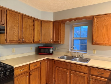 556 W 29th St, Erie, PA 16508 - photo 6