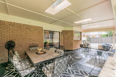 524 Oak Park Dr, Hurst, TX 76053 - photo 7