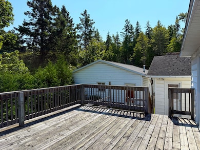 285 Chambers St, Saint Ignace, MI 49781 - photo 6