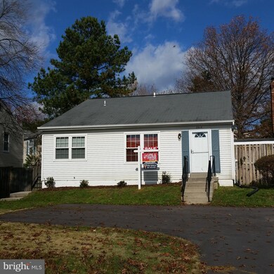 2414 Yarmouth Ln, Crofton, MD 21114 - photo 2