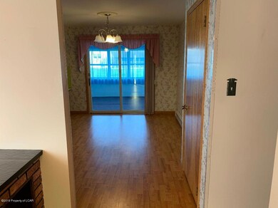 308 Cardinal Dr, Kingston, PA 18704 - photo 4