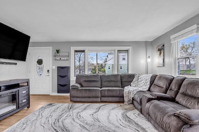 105 Doris St, Manchester, NH 03103 - photo 5