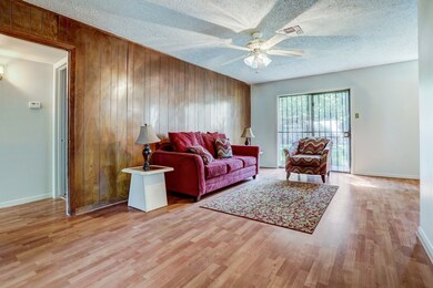 4511 Bayou Vista Dr, Houston, TX 77091 - photo 2