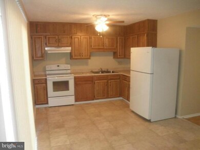 1381 Harford Square Dr, Edgewood, MD 21040 - photo 5