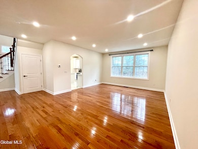 11 Poplar Dr unit B, Halfmoon, NY 12065 - photo 3