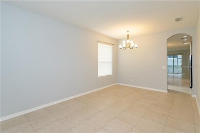 FUNCTIONAL LIVING - DINING ARRANGEMENT