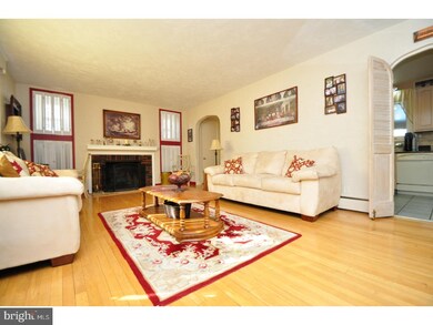 2151 W Greenleaf St, Allentown, PA 18104 - photo 4