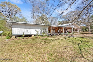122 Clarence Bonnett Rd, Lucedale, MS 39452 - photo 4