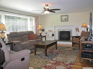 77 Landmark Rd, Warwick, RI 02886 - photo 3