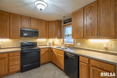 3120 W 65th St, Davenport, IA 52806 - photo 5