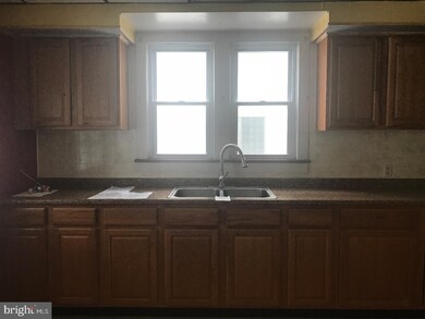 1313 W Independence St, Coal Township, PA 17866 - photo 7