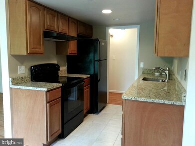 2240 Castle Rock Square unit 12C, Reston, VA 20191 - photo 4