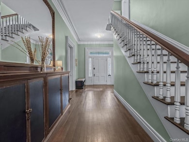 29 Center Dr, Douglaston, NY 11363 - photo 7