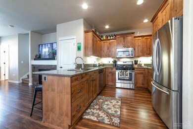 3460 SW 28th St, Redmond, OR 97756 - photo 7